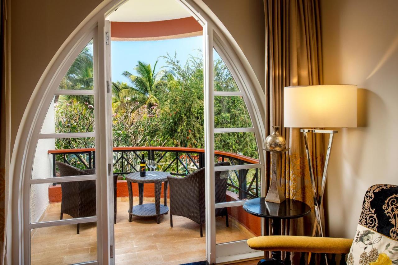 Caravela Beach Resort Варка Екстериор снимка A room at the Taj Bengal