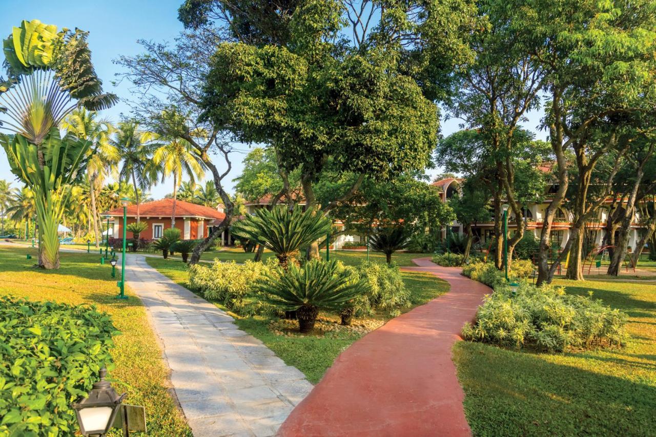 Caravela Beach Resort Варка Екстериор снимка The resort's grounds