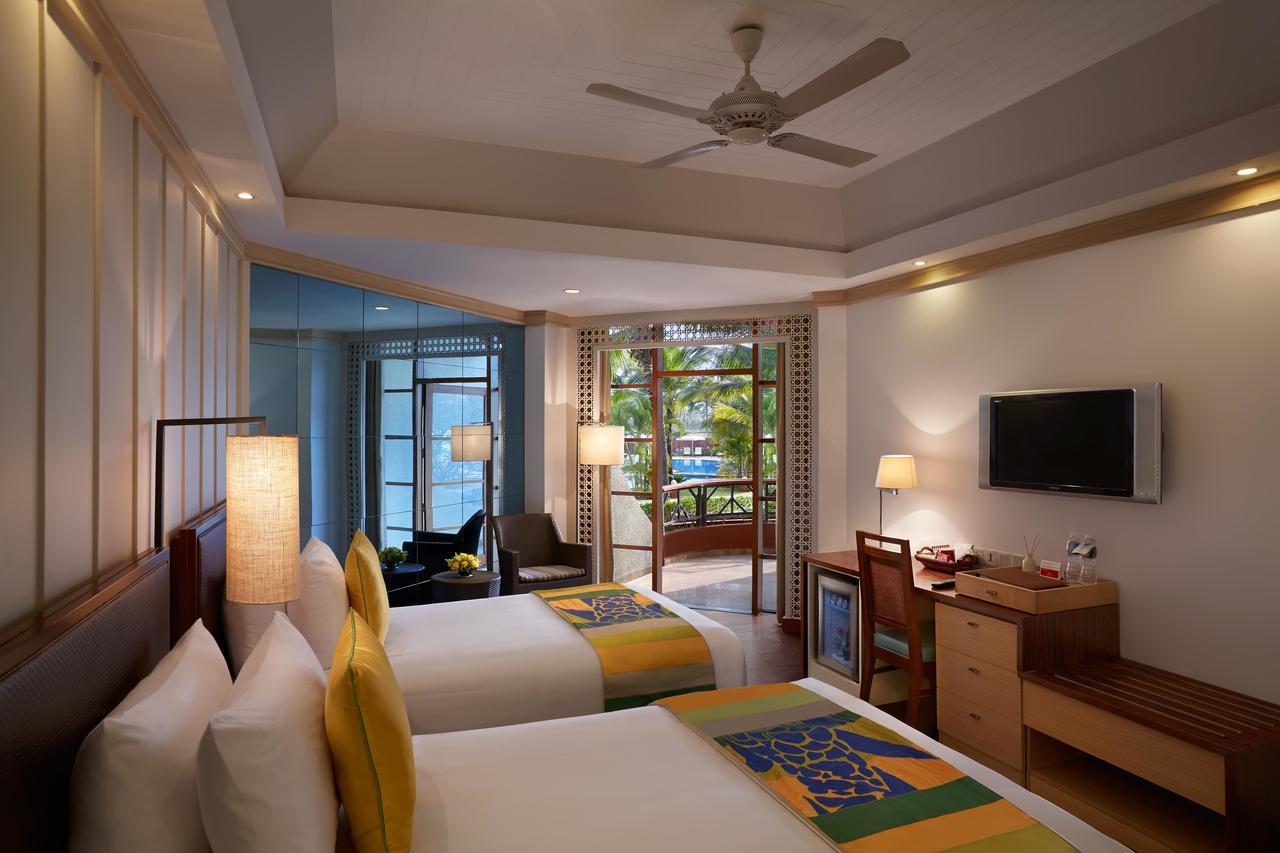 Caravela Beach Resort Варка Екстериор снимка A room at the Taj Bengal